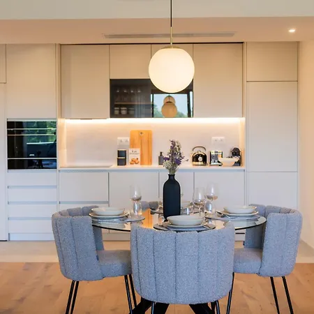 Stunning Flat In The Center Of Gaia By Lovelystay