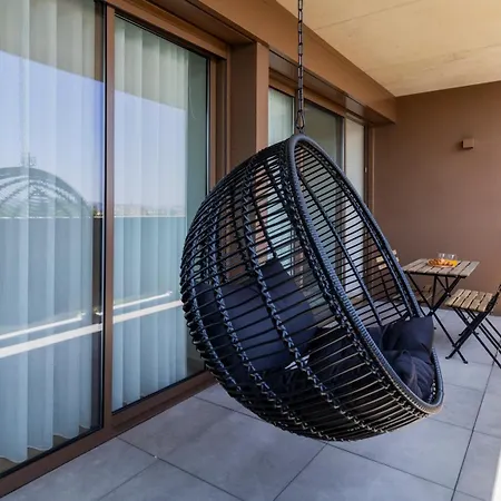 Stunning Flat In The Center Of Gaia By Lovelystay