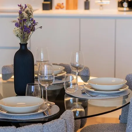 Daire Stunning Flat In The Center Of Gaia By Lovelystay *